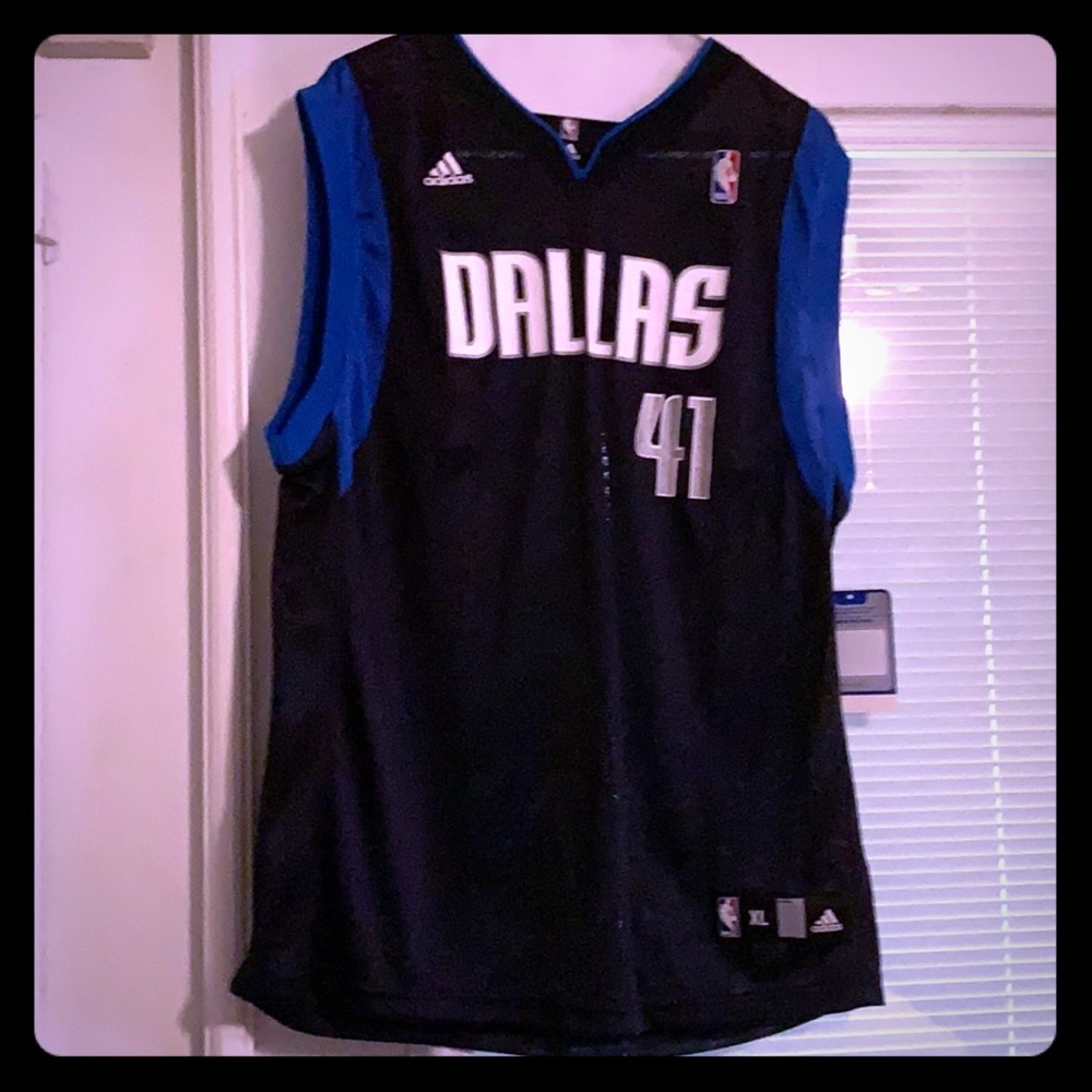 Dallas Mav’s! youth collectors Dirk Nowitski jersey